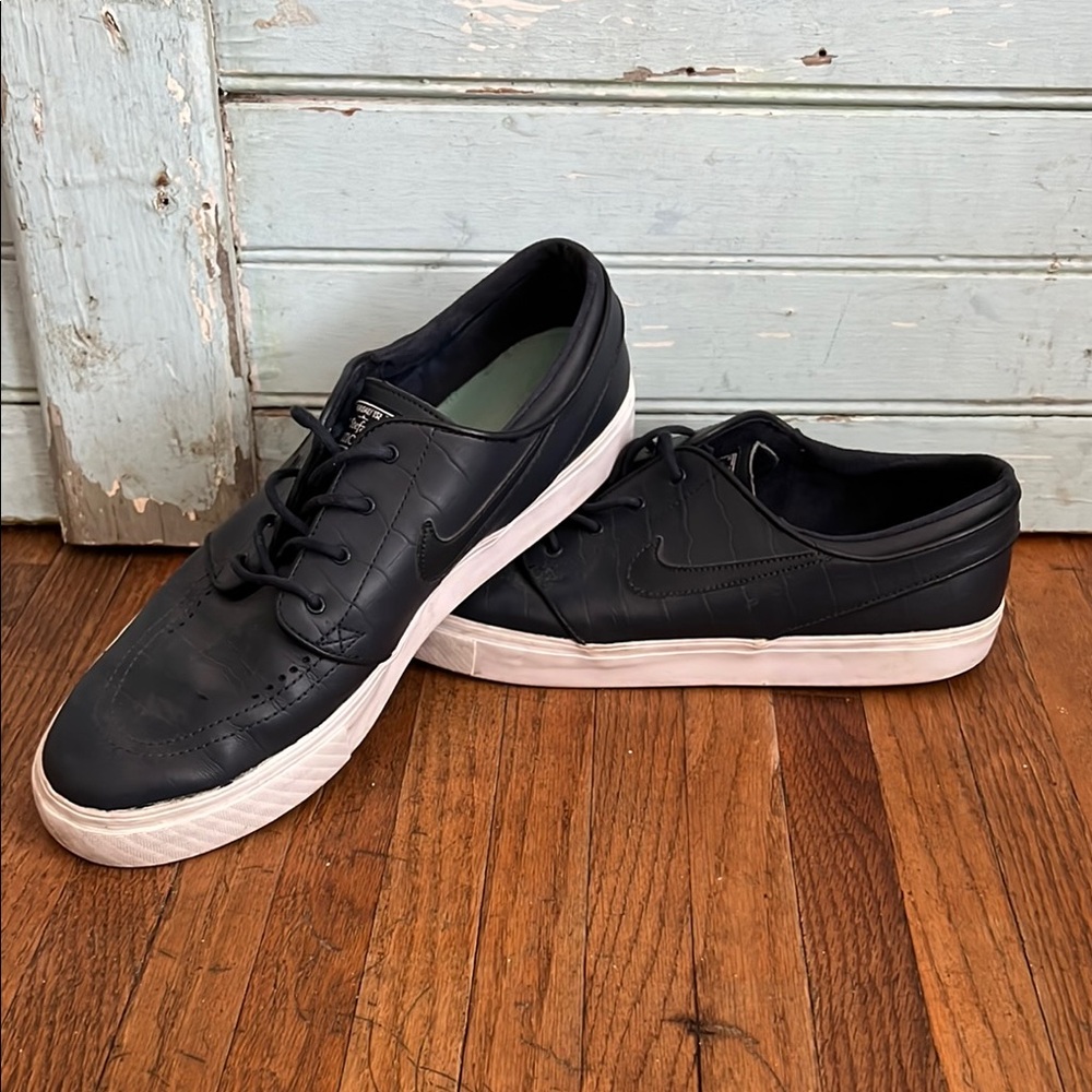 Men’s Nike Stefan Janoski Leather Skateboarding Sneakers